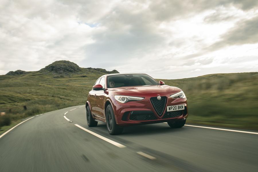  Alfa Romeo Stelvio Quadrifoglio (949) 2020 года  (UK) (фото 13 из 37)